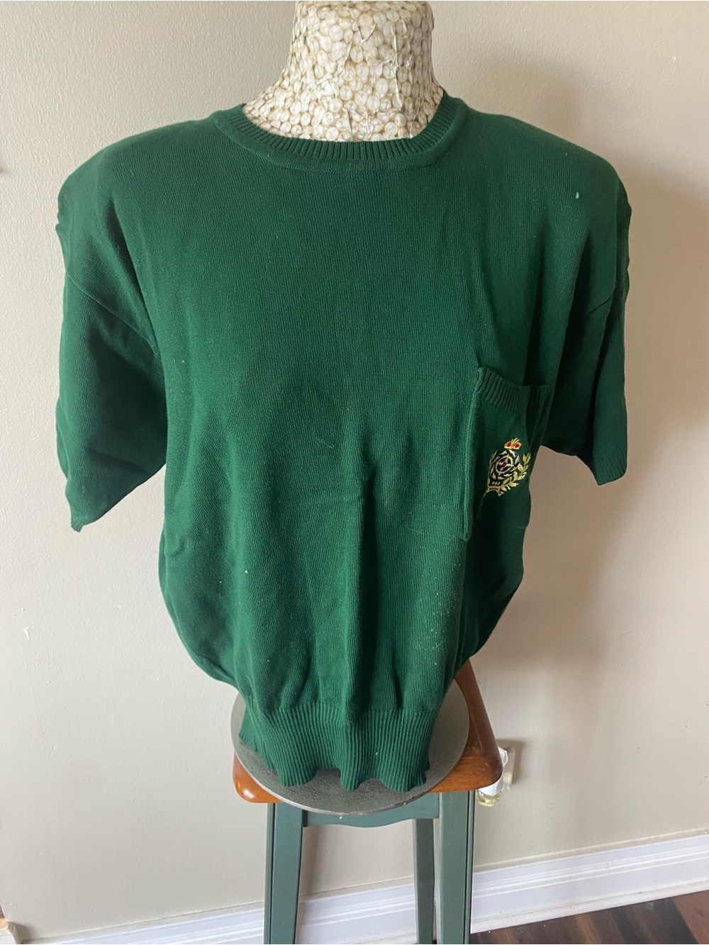 Vintage 80s Forest Green Short Sleeve Pocket Sweater with Embroidered Crest